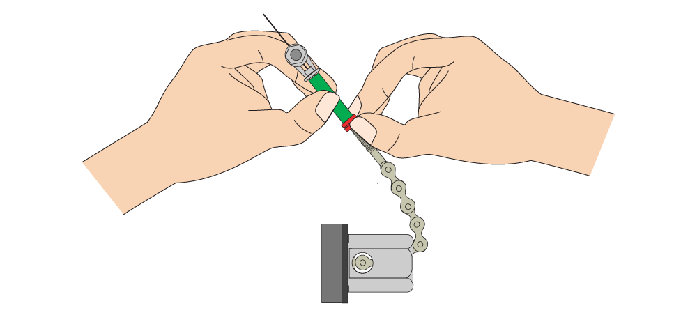 Gear cable anchorageと Fixing nutを指でつまんで下さい